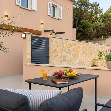 Casa Duea Sorores Majkovi